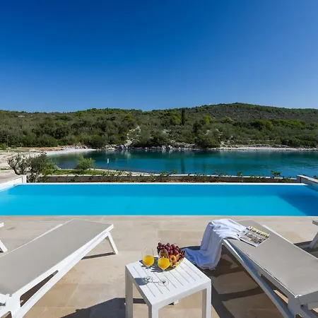 Inblue Villa