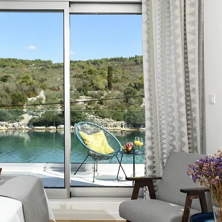 Inblue Villa *